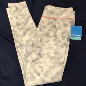 ▪️NWT▪️pink and light gray camo Columbia leggings!